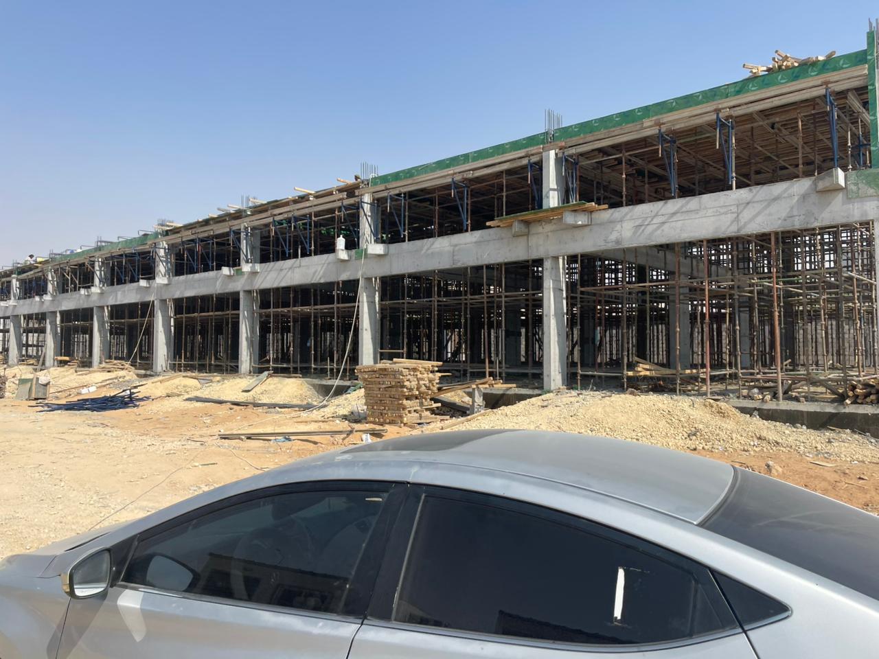 Construction of a commercial complex